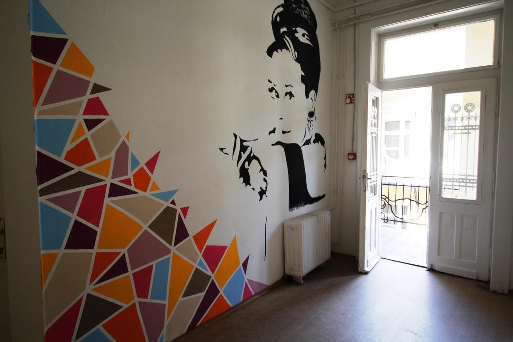 Dbc Hostel Budapest Exterior foto