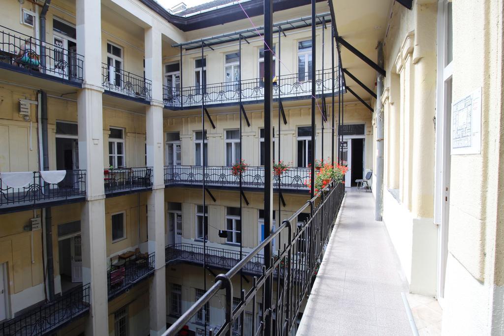 Dbc Hostel Budapest Exterior foto