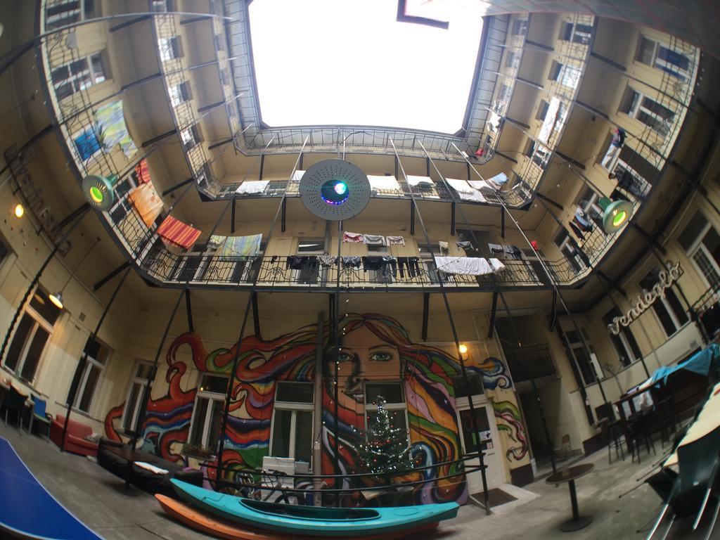 Dbc Hostel Budapest Exterior foto